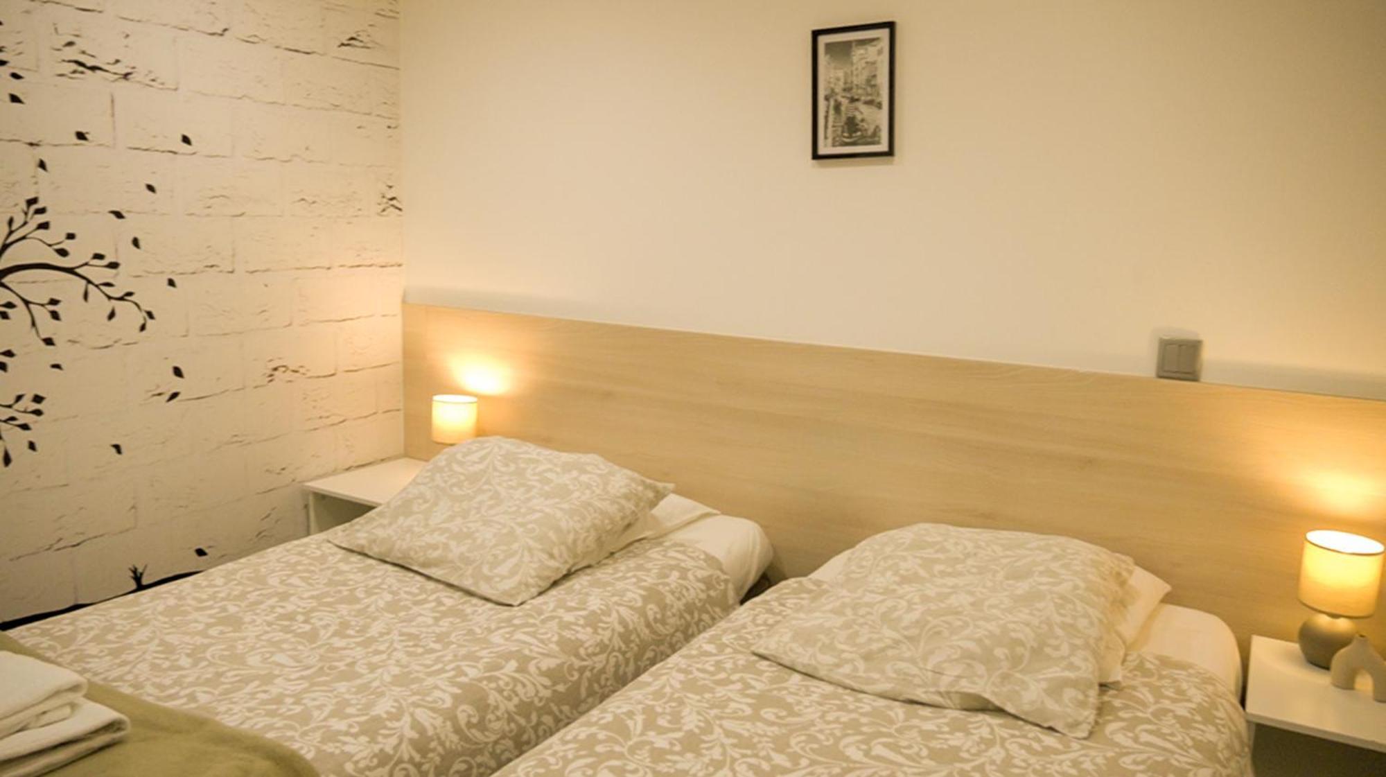 Appartement 1-4 Pers - Aeroport Cdg, Parc Expo, Villepinte - A L'Ombre Du Pin "9" Le Pin  Экстерьер фото
